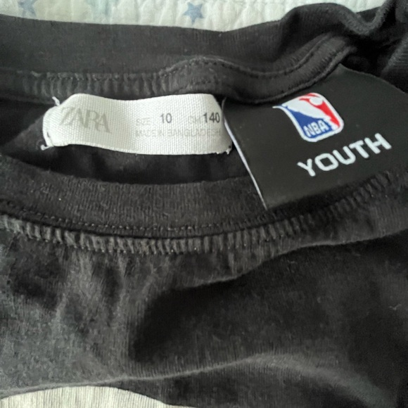 Lakers NBA long sleeve T-Shirt. Size 10 youth. Perfect for back to school. - Picture 3 of 4